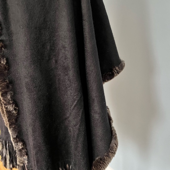 NWOT 100% cashmere and real fur shawl wrap - Picture 6 of 13